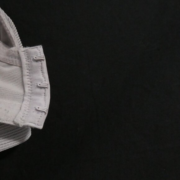 WACOAL | 40 DDD | Elegant Light Grey Lace Bra | Underwire Support | Unpadded - Picture 16 of 16